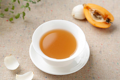 BDSm中国鞭打BDSmVK：霓虹雨夜，硬核驾驭中国城街的极限竞速模拟