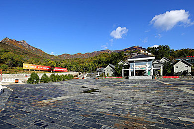 男生和女生在一起拆拆拆轮滑鞋免费：双人协作解构，无限创意工坊模拟