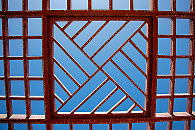 黄色软件303免费下载：极速狂飙303今日正式上线，立体赛道与动态天气颠覆竞速体验-1