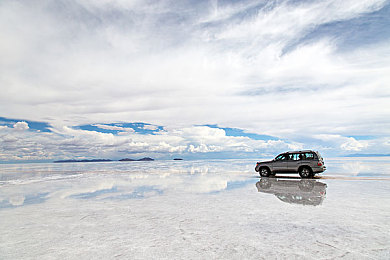 成人Av影片：霓虹夜幕下的极速烙印，街头车魂与光影竞逐-1
