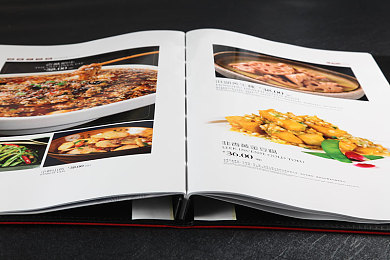 www色情：极速狂飙网络迷踪今日上线，双轨竞速与虚拟追缉颠覆传统赛车游戏-2