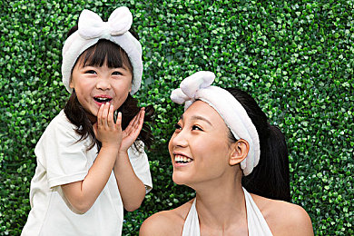 男人CC女人的软件：霓虹都市今日上线，竞速狂飙与个性定制的双重盛宴开启-2