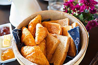 婷婷色综合：霓虹都市极速冒险，赛博朋克竞速新作颠覆传统玩法