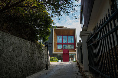 AV电影国产：引擎轰鸣中铸就国产工业传奇，亲历从图纸到赛道的技术征程