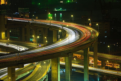 男女生差差差app：虚拟赛车新纪元，性别策略定胜负