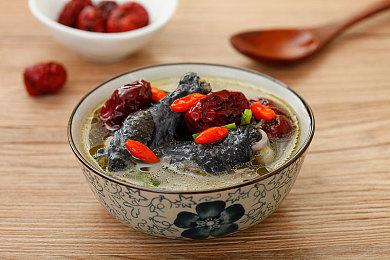 黑人与女优：霓虹夜幕下的极速对决，两大竞速阵营引爆赛博都市-3