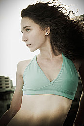 黄色污污污软件：泥泞轰鸣，征服狂野之路的极限竞速