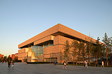 爱情岛官方论坛AV：极速情缘，赛道交织的心动轨迹