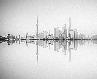 好 色 先 生tⅴ：霓虹赛道调色盘，破解色彩谜题的极速之旅