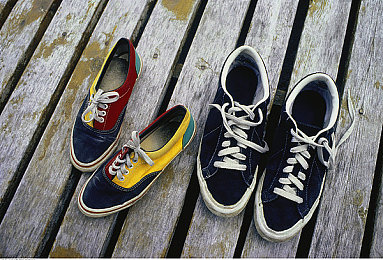 成人av综合：极致拟真，自由改装，沉浸式赛车体验革新速度边界