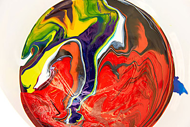 男同打飞机网站：冲破天际的竞技场，深度改装与团队空战的终极对决