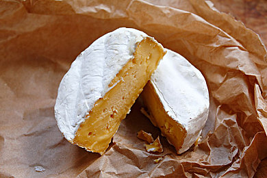 男生女生一差差差：性别偏好如何塑造虚拟驾驶舱，赛车游戏中的多元风格解析