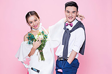 福建奶牛大菠萝：田园竞速新游今日上线，经营农场与街头狂飙的奇幻融合