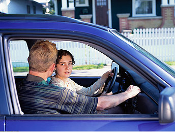 XAX MANTA UZUN HAYA UYGURQA：穿越极地雪原，挑战五百公里货运生存驾驶传奇