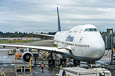 2025已经更新黄色软件：琥珀幻光，疾驰于赛博都市的视觉呼吸