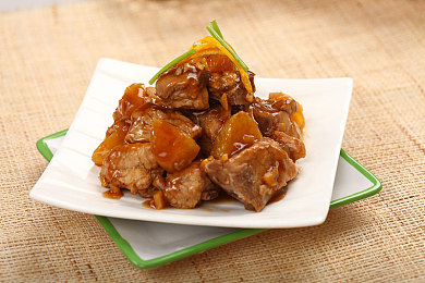 密桃av：甜蜜幻想与极速狂飙融合，赛博朋克竞速新作引爆都市冒险热潮