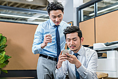 真人床上拨萝卜：独立新作农场狂飙萝卜竞速上线，第一人称农田疾驰收割体验颠覆传统