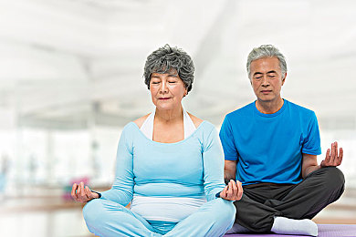 双人打扑克又疼又叫:竞速卡牌新作极速对决上线,策略与狂飙引爆双人对决热潮-2