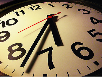 不良软件下载：虚拟改装陷阱，数字赛道上的信任危机与安全博弈