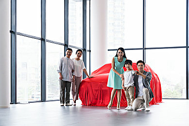 男生日女生的软件：《极速幻影》推出性别转换系统，竞速游戏迎来身份叙事新变革