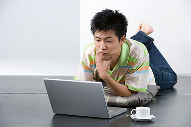 搞鸡巴APP：极速狂飙街头霸主，硬核调校系统开启移动竞速新纪元