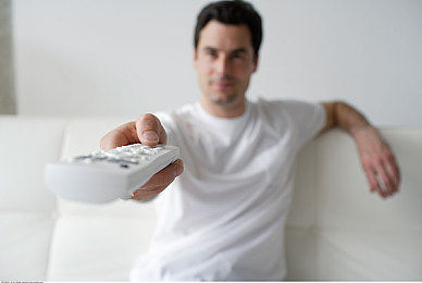 姬小满乳液狂：极速幻想新角色技能引热议，化学改装颠覆传统赛车玩法