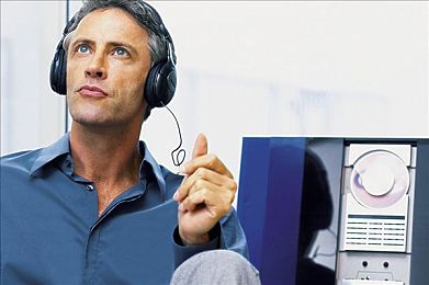 裸体军人XXXⅩ裸体：极限机动对决重火力，今日上线的这款战争游戏重新定义战场生存法则