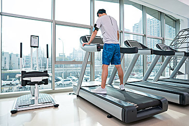 软件下载3.0.3免费oppo版破解大全苹果,可以下载视频：极速征程，真实赛道风云录