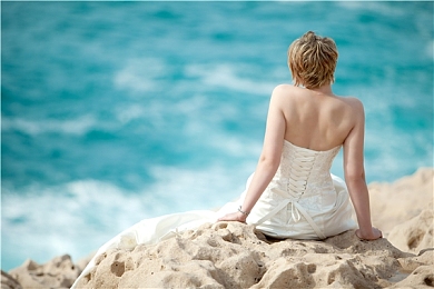 女人与猪交H：《荒野冒险家》今日上线，深度评测揭秘独特双生协作生存之旅