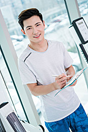 Av蜜桃伦理：霓虹方向盘上的道德雨夜，疾驰与沉思的送货之旅