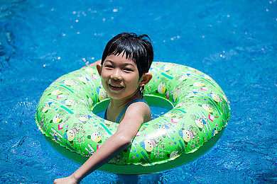 绿巨人聚藏宝阁：超级英雄座驾全收集，深度改装征服多元赛道