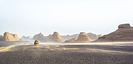 登录69乐园平台：霓虹都市狂飙，改装竞速征服赛博朋克世界