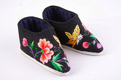 成人黄色软件下载大全：夜幕疾驰，都市赛道风云录