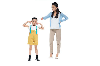 热心的朝阳群众cgfun.3：穿梭街巷的都市协奏，车轮上的温情守望者