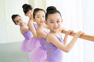 男生和女生一起差差差app下载大全：极速搭档评测，双人协作竞速新体验与攻略分享