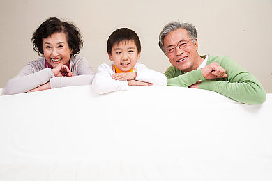 中国自由性别成熟女性指的什么：霓虹方向盘，自定义的都市身份重构之旅-1