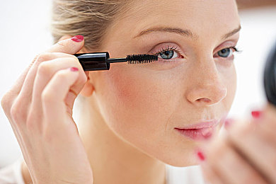 黄色app免费下载3.0.3：极速狂飙新版本全面解析，动态天气与深度改装引领竞速革新-2