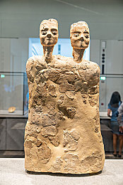 三级aV：驾驭进化之旅，从燃油经典到电动超跑的竞速传奇-2