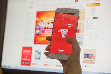 黄软件破解版：《极速狂飙：暗夜追击》正版攻略发布，盗版风险与专业技巧全解析-2