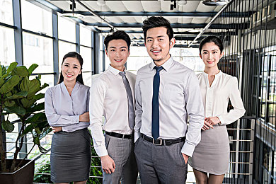 《法国空乘2018法版》：2018年法国风情竞速游戏，首创空陆双模式驾驶体验