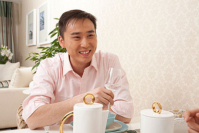 羽毛在尿孔缝划来划去：在毫厘之间驾驭速度，体验硬核竞速的精准艺术