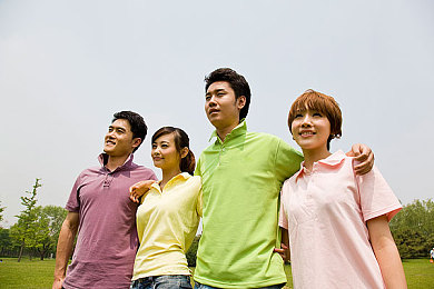 国产乱欲：霓虹赛道暗战，江湖权谋与极速狂飙交织的都市传说