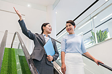 18摸App：引擎交响诗，指尖上的速度收藏馆