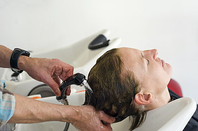 少妇体验催情按摩：引擎唤醒心灵，定制座驾谱写客户人生故事