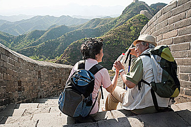 旗袍开襟做双人运动：东方幻想竞速新作《霓裳飞驰》今日上线，双人协作共驭霓虹赛道