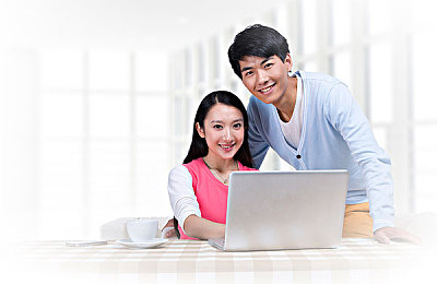 机机和机机免费下载安装：未来都市极速狂飙，深度改装赛车游戏今日免费上线