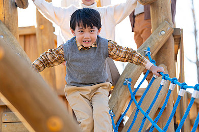 亚洲一区 亚洲二区:霓虹山道对决雨夜都市,双城竞速传奇静待征服-2