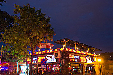 天美麻花星空传媒：极速幻影，星际直播风暴，未来赛道传奇