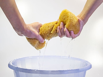 粉色苏晶体:霓虹都市竞速新作曝光,2087年极速传说与能量晶体秘密即将揭晓-2