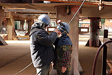 男生和女生一起上床的软件：双人成行，用协作与默契重燃情感的合作冒险之旅